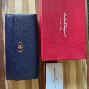 Authentic Ferragamo wallet in excellent condition.
